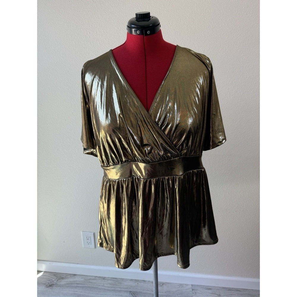 Torrid NWT Shiny Gold Blouse Short Sleeve V Neck Women Junior Plus‎ Size 2 #573